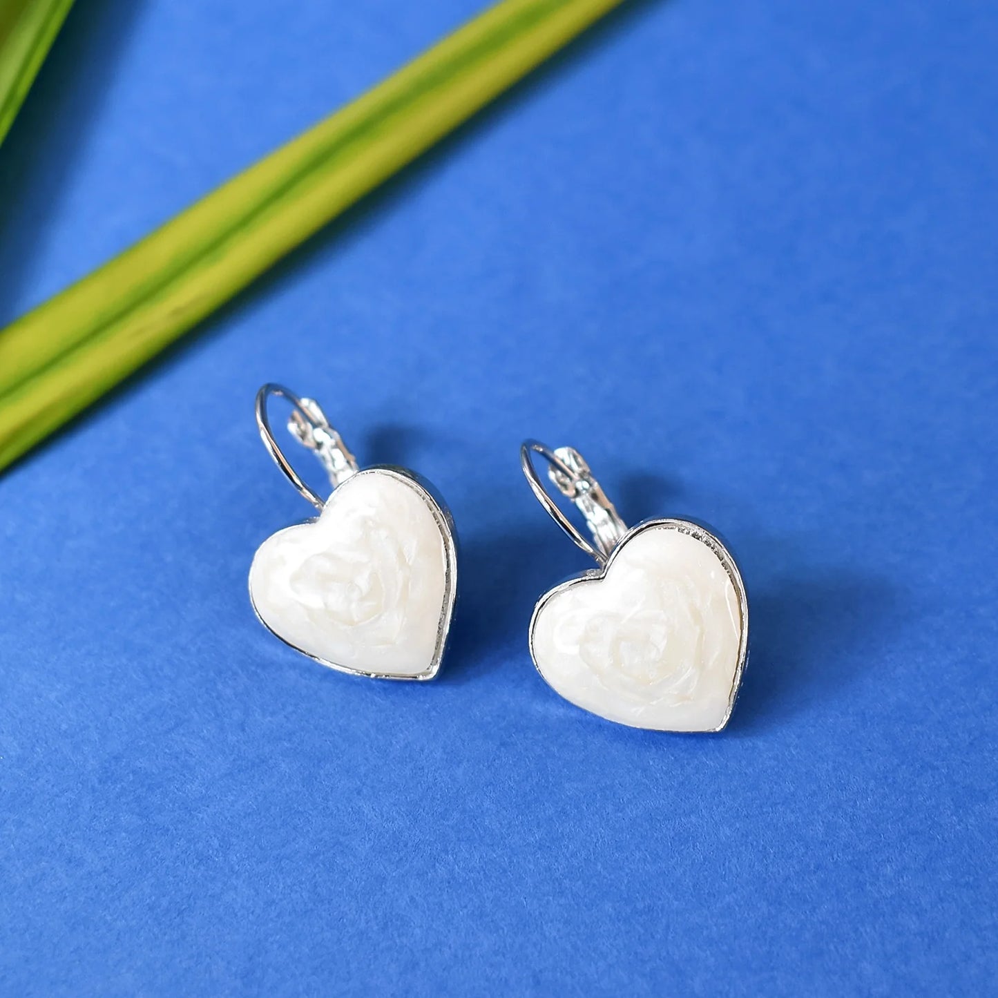 Aarza – White Heart-Shaped Office Wear Series