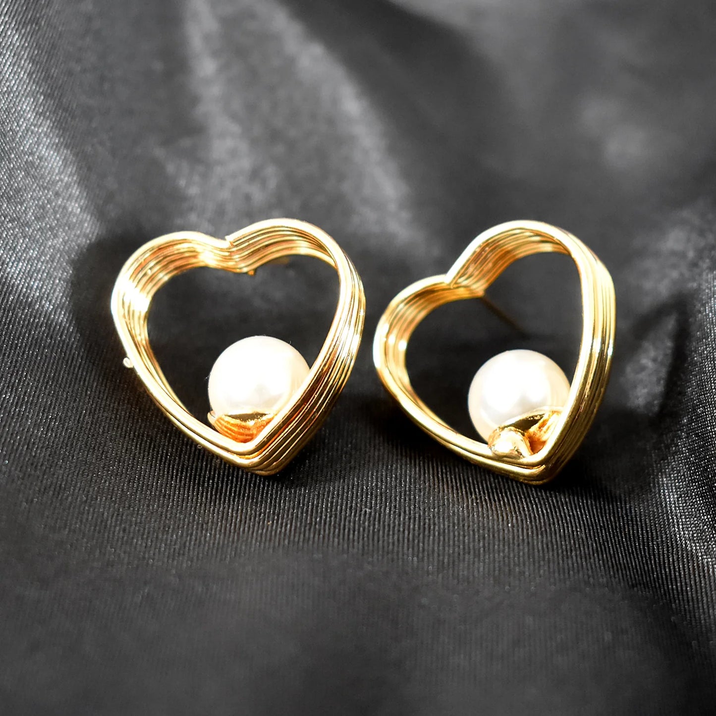 Aarza – Golden Heart with Pearl Office Wear Series