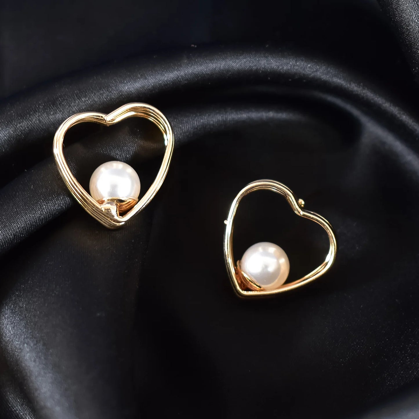 Aarza – Golden Heart with Pearl Office Wear Series